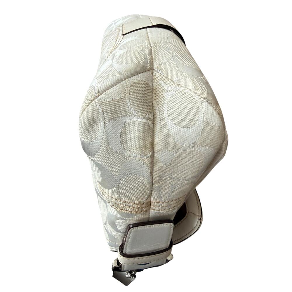 Vintage COACH Soho 6314 White Signature Jacquard Leather Braid Buckle Y2K Flap - Picture 9 of 16